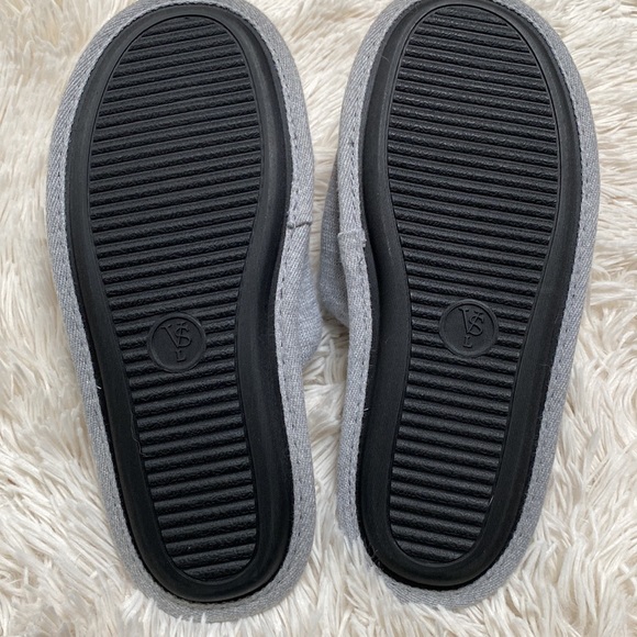 🎉HP🎉 Victoria’s Secret Pompom Slippers 💗 Gray - Picture 9 of 12